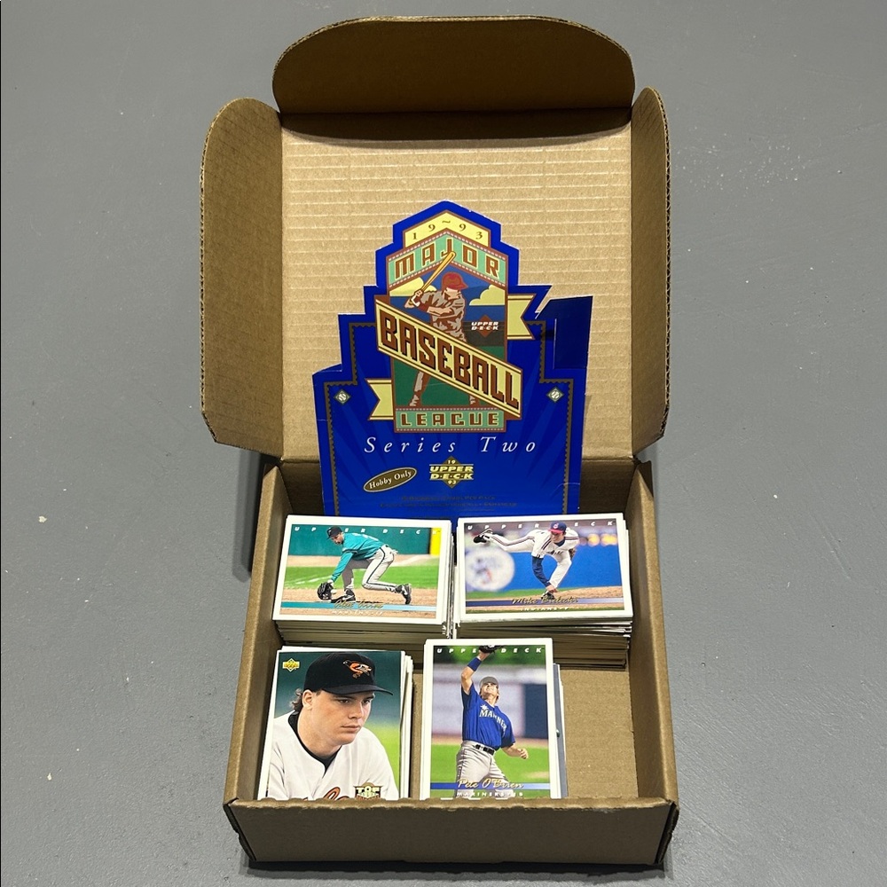 MLB Upper Deck 1993 Series Baseball Card Lot (Around 500 Cards)